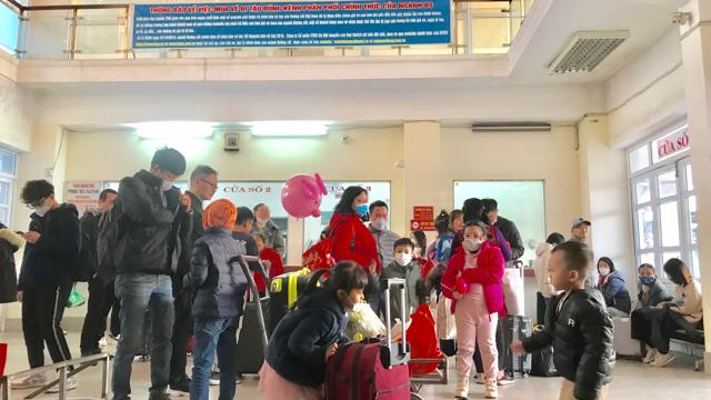Read more about the article Đường sắt, hàng không đắt khách dịp Tết, vận tải tháng 1 tăng gần 35%