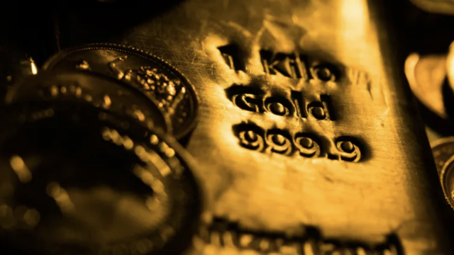 Read more about the article Giá vàng chững, “cá mập” SPDR Gold Trust bán ròng gần 3 tấn vàng