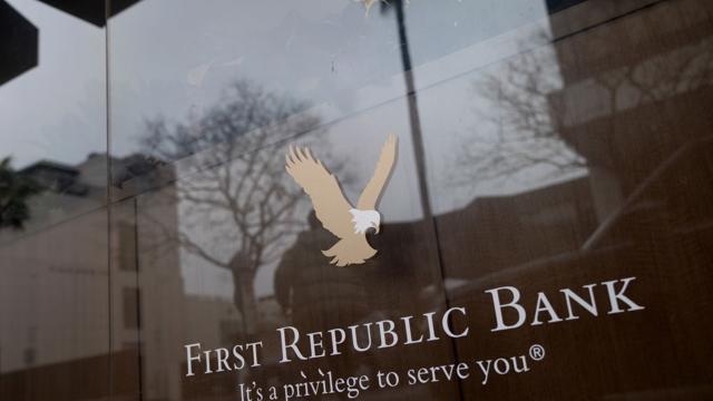 Read more about the article 11 ngân hàng Mỹ bơm 30 tỷ USD cứu First Republic Bank