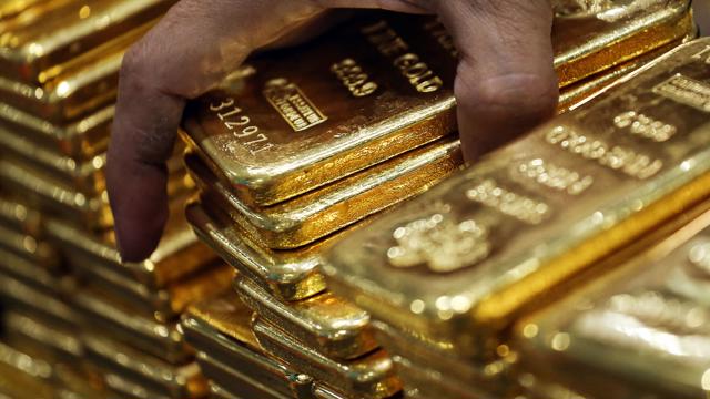 Read more about the article Giá vàng lao dốc vì đồng USD cao nhất 10 tháng, SPDR Gold Trust bán ròng gần 4 tấn