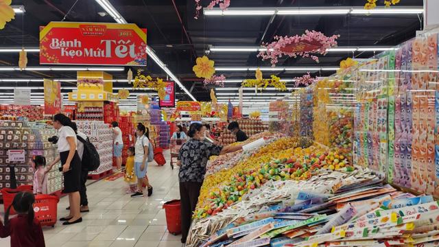 Thị trường bánh kẹo Tết Nguyên đán 2024: Hàng Việt đắt khách