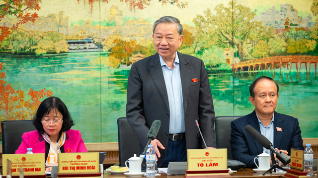 “Nếu chỉ lựa chọn công nghệ, máy móc giá rẻ, chúng ta sẽ trở thành bãi rác công nghệ”