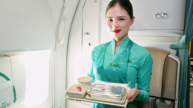 Dâu tây Sơn La cất cánh cùng Vietnam Airlines