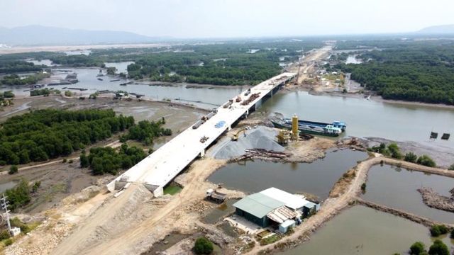 Road connecting highway with Cai Mep port expected for completion in June