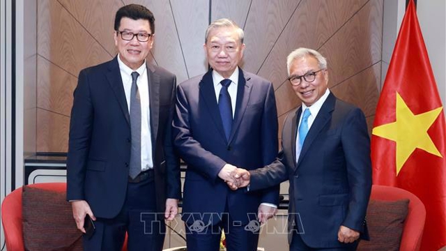 Party General Secretary To Lam meets with Indonesian businesses during State visit
