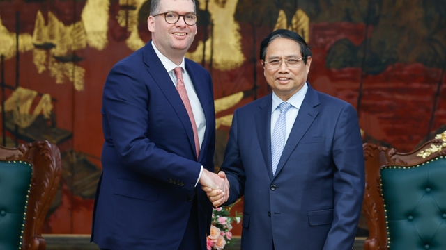 PM encourages Trump organization to expand investment in Vietnam