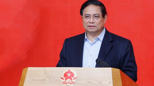 PM instructs SOEs to take lead in promoting economic growth