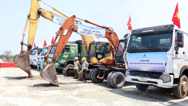 Two major construction material projects launched in Hue city