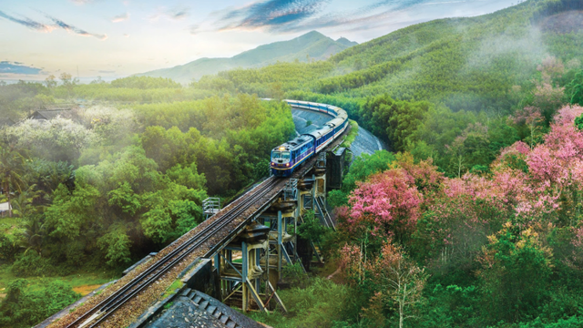 To navigate rail localization