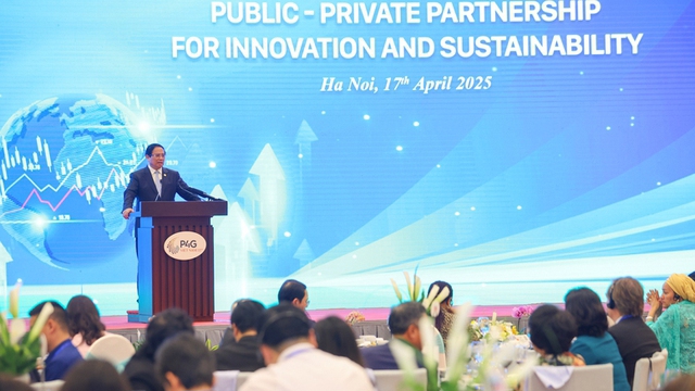 Business dialogue with leaders held as part of P4G Summit in Hanoi