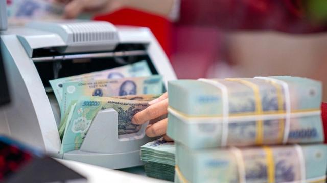 Doanh Nghiệp Tư Nhân 'Thở Phào': Chính Sách Bảo Lãnh Tín Dụng Mới 'Mở Sập Cổng' Tiếp Cận Vốn!