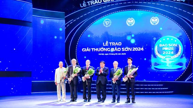Giải thưởng Bảo Sơn 2024: Vinh danh bốn nhà khoa học xuất sắc