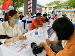Thu nhập bình quân của người lao động nửa đầu năm 2025 tăng 10,1 % so với cùng kỳ năm ngoái