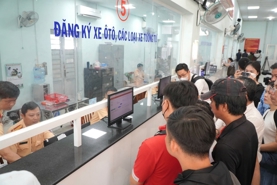 Hà Nội nghiên cứu tăng lệ phí trước bạ, phí biển số ô tô, xe máy dùng nhiên liệu hóa thạch
