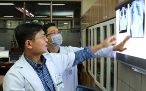 Bộ trưởng Bộ Y tế: Tiếp tục cải cách tiền lương, phụ cấp đối với  người làm việc tại các cơ sở y tế công lập  