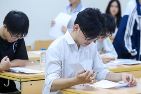 Điểm sàn nhóm ngành sức khỏe, giáo viên năm 2025 từ 16,5 - 20,5