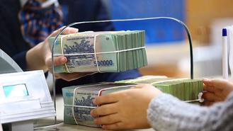 Lãi suất huy động 12 tháng giảm nhẹ so với cuối năm 2024