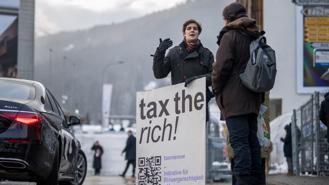 Lý do gần 300 người siêu giàu muốn được đóng thêm thuế?
