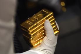 Giá vàng thế giới tăng khá mạnh, vàng miếng trong nước nhảy 300.000 đồng/lượng