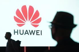 Mặc lệnh trừng phạt của Mỹ, “gã khổng lồ” công nghệ Trung Quốc Huawei tăng gấp đôi lợi nhuận
