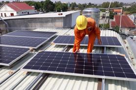 Đề xuất điện mặt trời áp mái dùng dư được bán lên lưới điện quốc gia