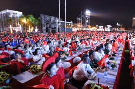 Hàng nghìn người có mặt tại điểm cầu Thanh Hóa, xem truyền hình đặc biệt kỷ niệm 70 năm Chiến thắng Điện Biên Phủ