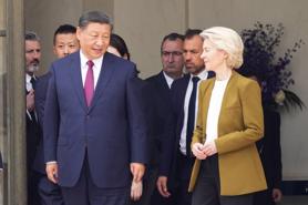 EU cứng rắn với Trung Quốc về thương mại giữa lúc ông Tập thăm Pháp