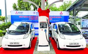 Vietnam Moves to Regulate Electric Tourist Vehicles