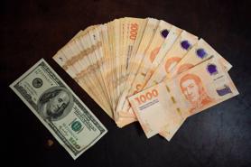 Lạm phát gần 300%, Argentina phát hành tờ tiền mệnh giá “siêu to”