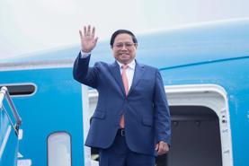 PM leaves Hanoi for World Economic Forum in China