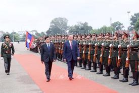 Presidents of Vietnam and Laos hold talks in Vientiane