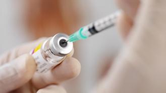 Người dân đổ xô đi tiêm chủng: Những ai cần vaccine bạch hầu?