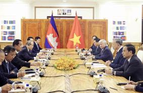 Talks between President To Lam and  President of CPP and President of Cambodian Senate Hun Sen