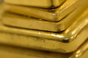 Giá vàng lao dốc xuống dưới 2.500 USD/oz vì USD hồi mạnh trong lúc chờ tin Fed