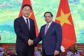 PM proposes to boost Vietnam-China transport connection 