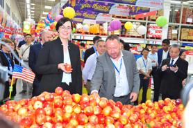 Vietnam and the US are considering opening markets to many new fruits