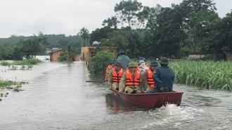 Nước các sông tiếp tục dâng cao, Ninh Bình - Thanh Hóa triển khai phương án hộ đê