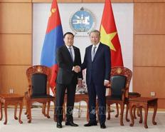 Top leader meets with Mongolian Parliament Chairman