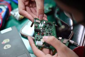 Nhiều công ty bán dẫn EU muốn "đặt xưởng đúc chip" tại Việt Nam và một quốc gia châu Á khác