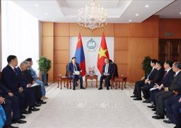 Top leader meets with Mongolian PM