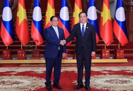 PM Chinh emphasizes Vietnam-Laos collaboration