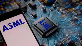 Cổ phiếu chip toàn cầu lao dốc khi ASML báo cáo kết quả kinh doanh đáng thất vọng