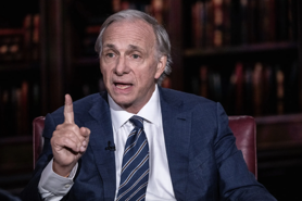 Ray Dalio: Trung Quốc vẫn cần giảm nợ trong lúc kích cầu