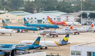 Four airports in central region temporarily halt operations due to typhoon