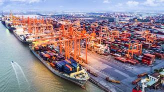  Vietnamese logistics sector urged to embrace technology