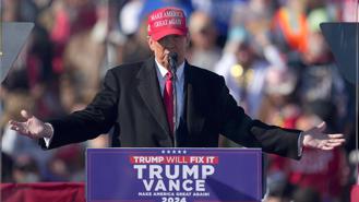 Ông Trump và bà Harris quay cuồng trong nỗ lực vận động tranh cử cuối cùng