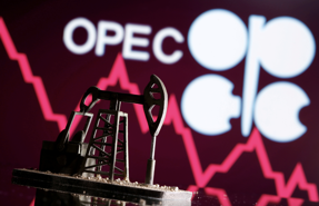 Chuyên gia: Giá dầu có thể lao dốc về 40 USD/thùng nếu OPEC+ tăng sản lượng trở lại