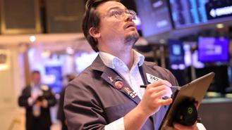 S&P 500 và Dow Jones đóng cửa cao kỷ lục, "chốt" tháng 11 tăng mạnh nhất năm
