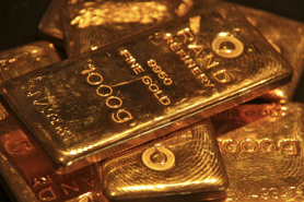 Giá vàng nhảy vọt lên gần 2.700 USD/oz trong lúc chờ báo cáo lạm phát Mỹ