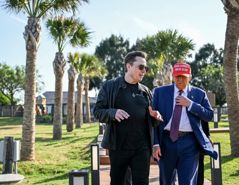 Cổ phiếu Tesla tăng gần 70% từ sau bầu cử Mỹ, Elon Musk cán mốc tài sản 400 tỷ USD